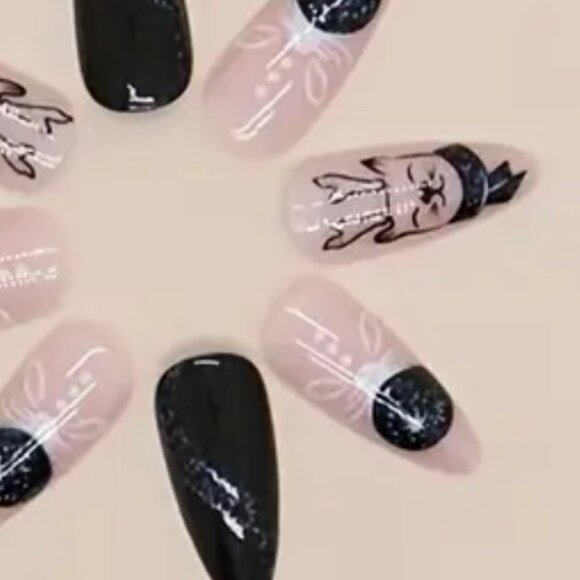 🍸❤️🎄HOLIDAY NAILS!🎄❤️🍸 - Picture 3 of 4